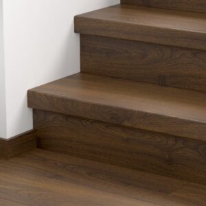 CLM5800 Mogyoróbarna Tölgy Bullnose Lépcsőborítás
