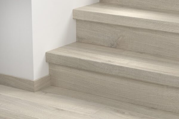 EL3580 Szürke Newcastle Tölgy Bullnose Lépcsőborítás