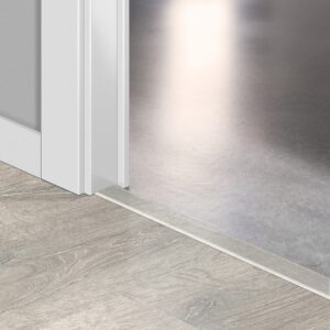 CL1653 Visszanyert Patinás Fehér Tölgy Incizo 5in1 Burkolatváltó Profil és Lépcső Orrelem