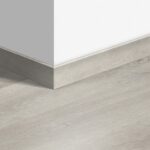 EL3990 Világos Velence Tölgy Standard Szegélyléc