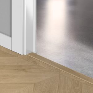 IPA4160 Középbarna Chevron Tölgy Incizo 5in1 Burkolatváltó Profil és Lépcső Orrelem