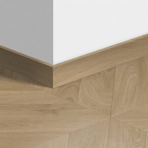 IPA4160 Középbarna Chevron Tölgy Standard Szegélyléc