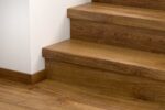 AVMPU40090 Barna Őszi Tölgy Bullnose Lépcsőborítás