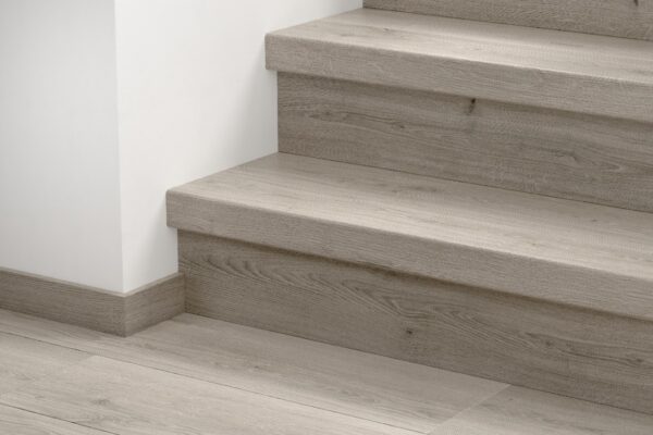 AVMPU40237 Füvészkerti Szürke Bullnose Lépcsőborítás