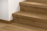 AVMPU40317 Elegáns Füstös Tölgy Bullnose Lépcsőborítás