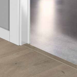 SIG4751 Patinás Barna Tölgy Incizo 5in1 Burkolatváltó Profil és Lépcső Orrelem