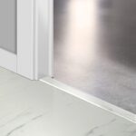 AVSTU40136 Fehér Carrari Márvány Incizo 5in1 Burkolatváltó Profil és Lépcső Orrelem