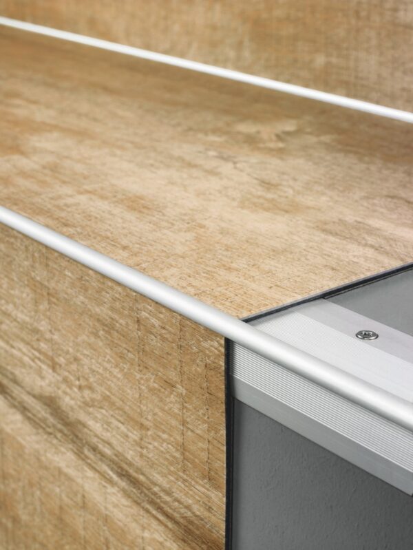 Alu Alátét Quick Step Ragasztós Vinyl Lépcsőrendszerhez (Külső Profil)