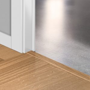 CASC6032 Extra Matt Természetes Tölgy Incizo 5in1 Burkolatváltó Profil és Lépcső Orrelem
