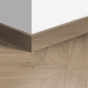 IPA4164 Taupe Chevron Tölgy Parketta Szegélyléc