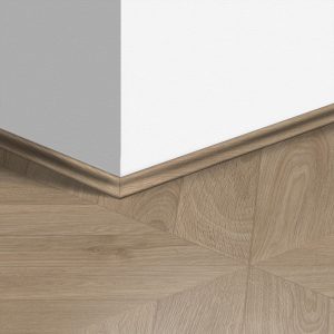IPA4164 Taupe Chevron Tölgy Scotia Szegélyléc