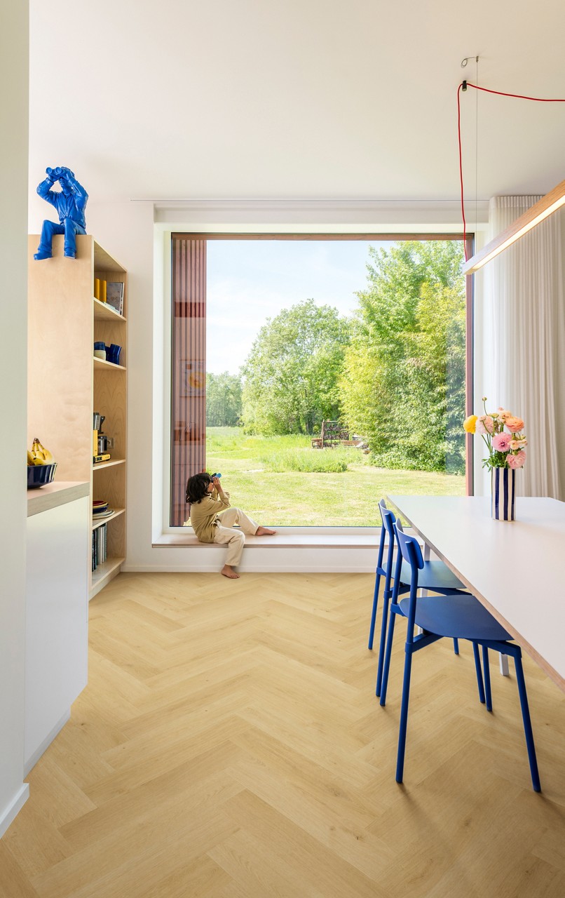 IMD8243 Szerecsendió Tölgy Halszálka Laminált padló - Image 3