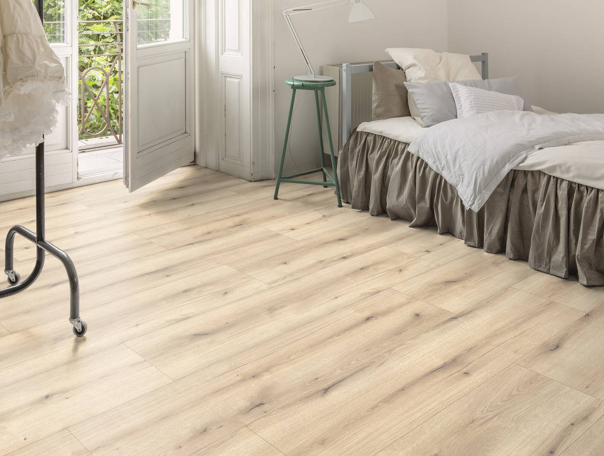 K2205 Tölgy Evoke Vanilla Laminált Padló AQUApro