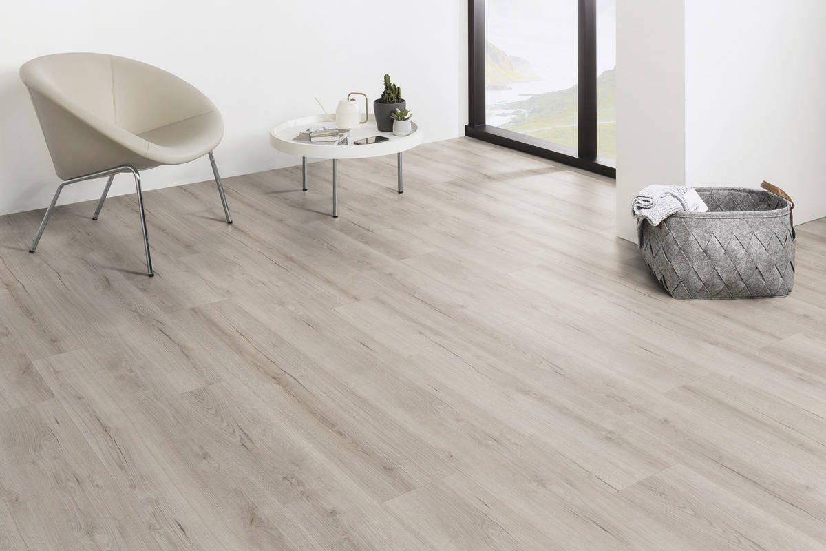 K4426 Tölgy Evoke Claymono Laminált Padló