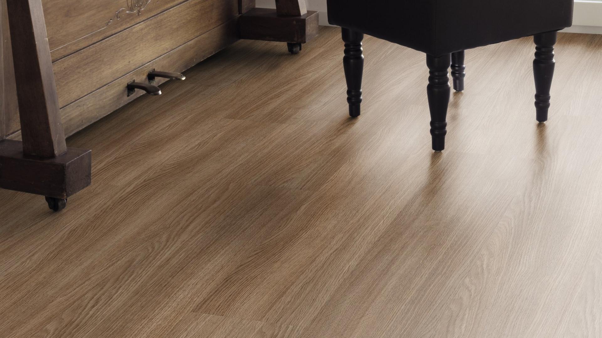 O146 Tölgy Aviva Fawn Magasfényű Laminált Padló AQUApro