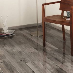 O522 Tölgy Uptown Magasfényű Laminált Padló AQUApro