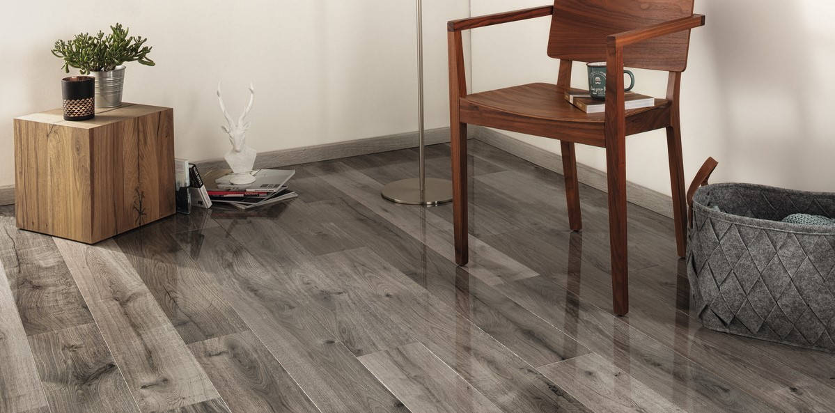 O522 Tölgy Uptown Magasfényű Laminált Padló AQUApro