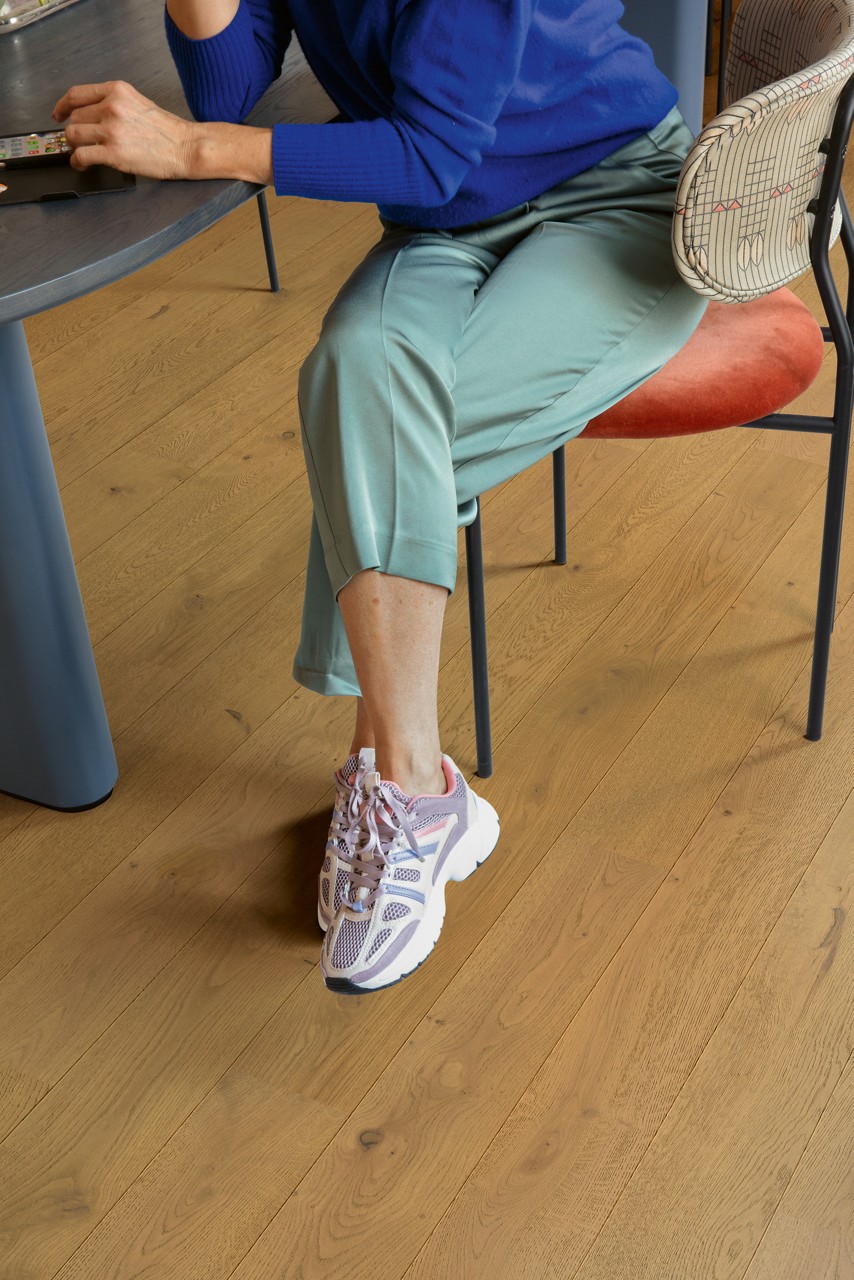 AMT7446 Sötét Gesztenye Extra Matt Tölgy Szalagparketta - Image 2